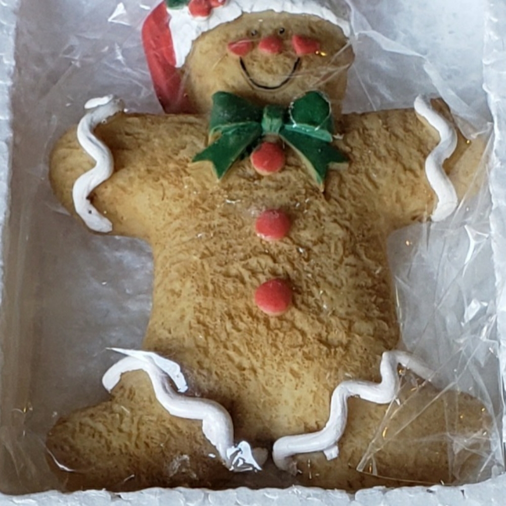 NIB Gingerbread magnets set - Picture 7 of 8